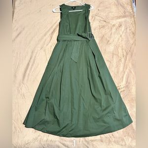 Women hunter green dress.